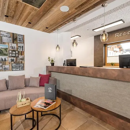 Hotel apartamentowy Alpenparks & Hochkoenig 4*