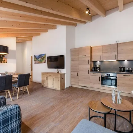 Hotel apartamentowy Alpenparks & Hochkoenig