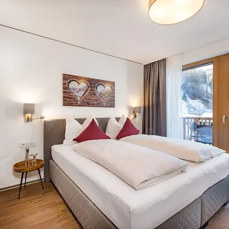 Hotel apartamentowy Alpenparks & Hochkoenig