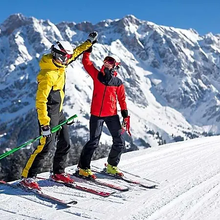 Alpenparks & Hochkoenig 아파트호텔